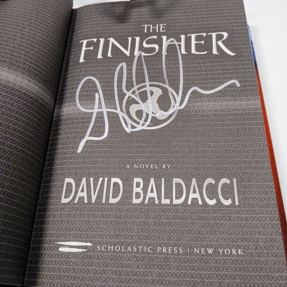 Signed THE FINISHER (Vega Jane, Book 1) by David Baldacci (2014, Hardcover) - Picture 4 of 6